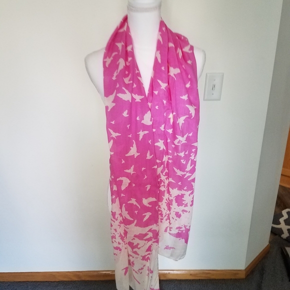 Nwot Bird print pink   scarf / shawl - Picture 4 of 7